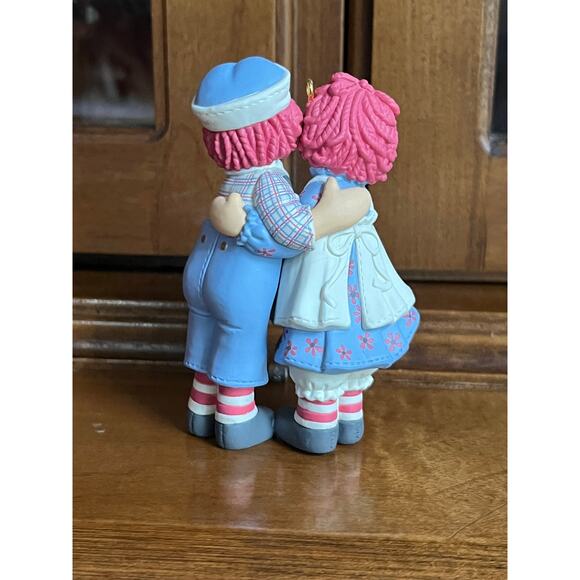 Hallmark Keepsake Raggedy Ann and Andy "Holiday Hug" Tree Ornament - Picture 3 of 5